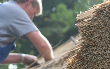 professional Albury End thatchers